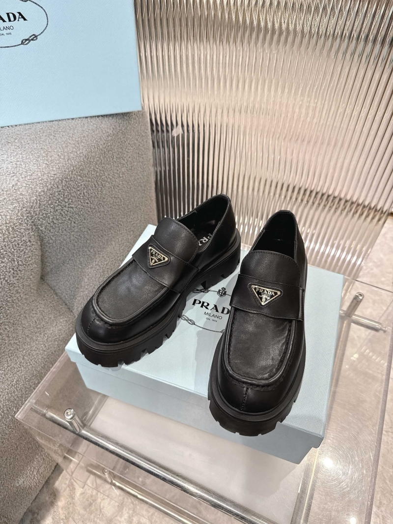 Pra*a flat shoes